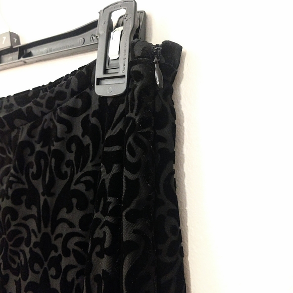 EUC Talbots Skater Skirt in Black Crushed Velve - Picture 2 of 5
